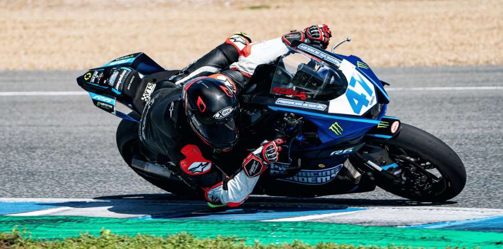 Proracing Academy ESBK Yamaha R6 akciófotó Varga Tibor Erik spanyol bajnokságos futamáról