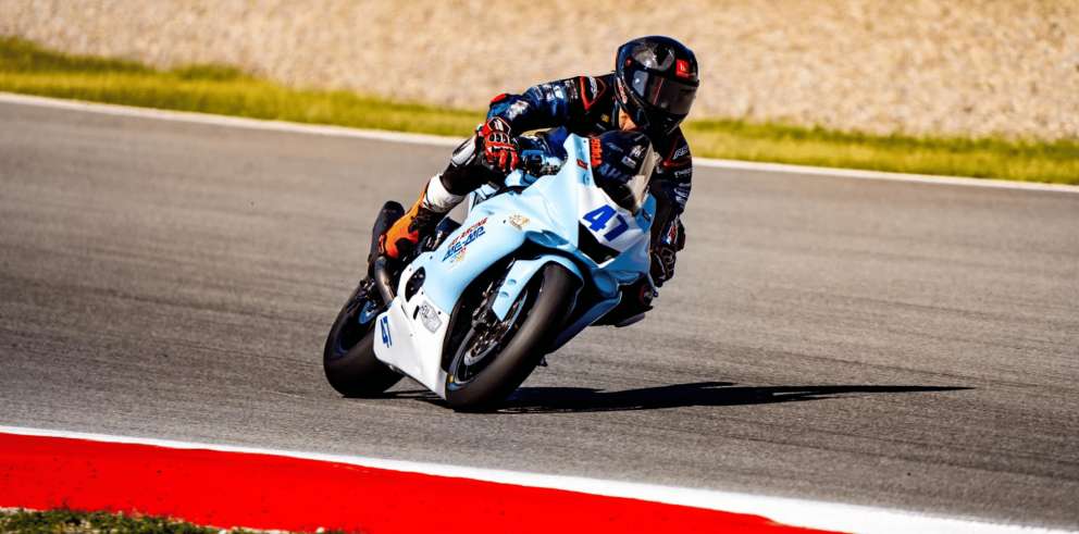ESBK spanyol bajnokság Yamaha R6 galériakép Varga Tibor Erikről tibikék motorral